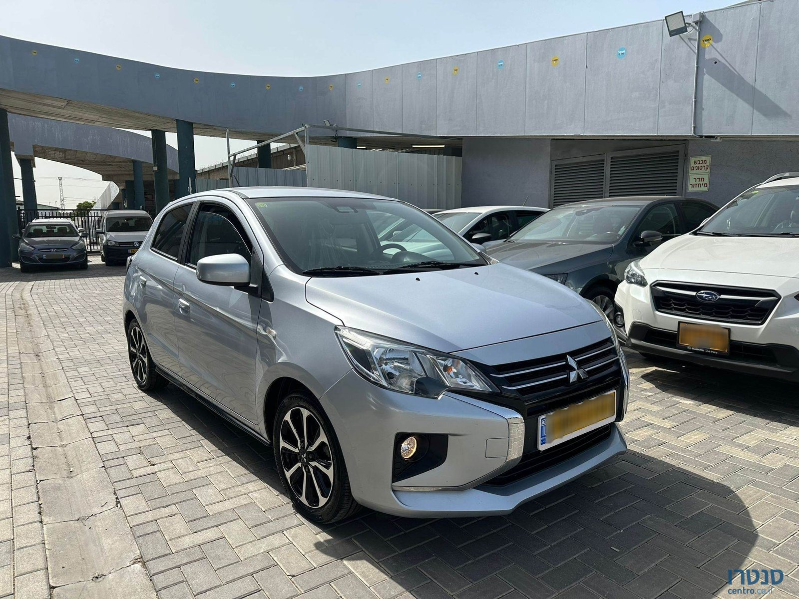 2020' Mitsubishi Space Star photo #2