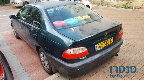 2001' Toyota Avensis photo #2