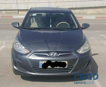 2011' Hyundai i25 photo #2