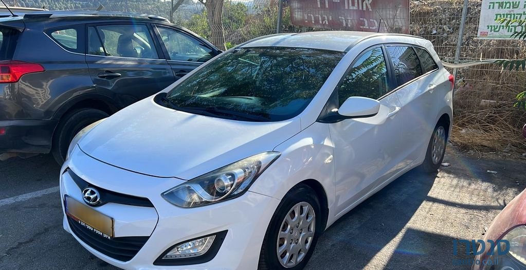 2013' Hyundai i30 יונדאי photo #1