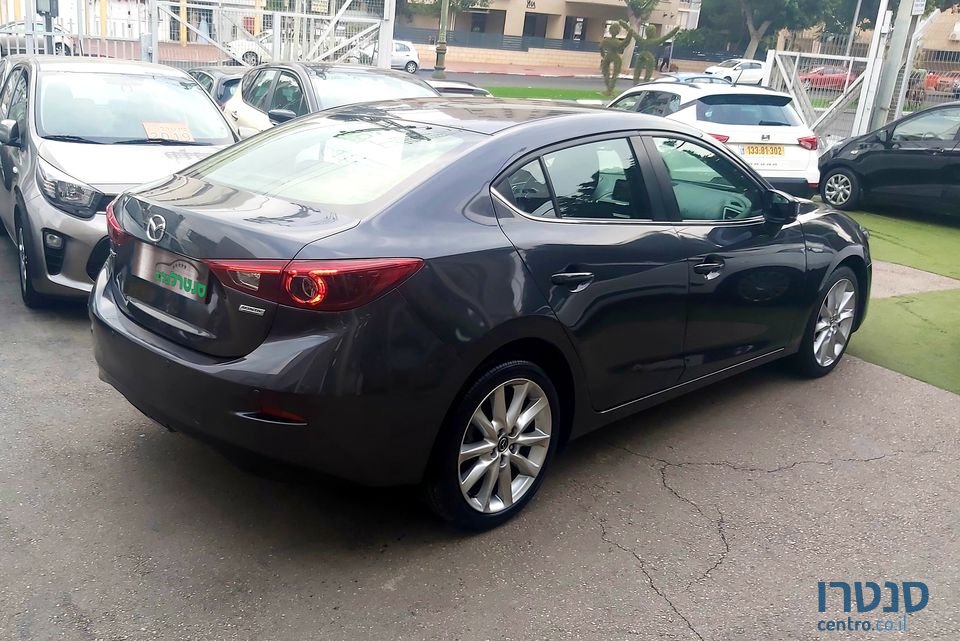 2018' Mazda 3 photo #3