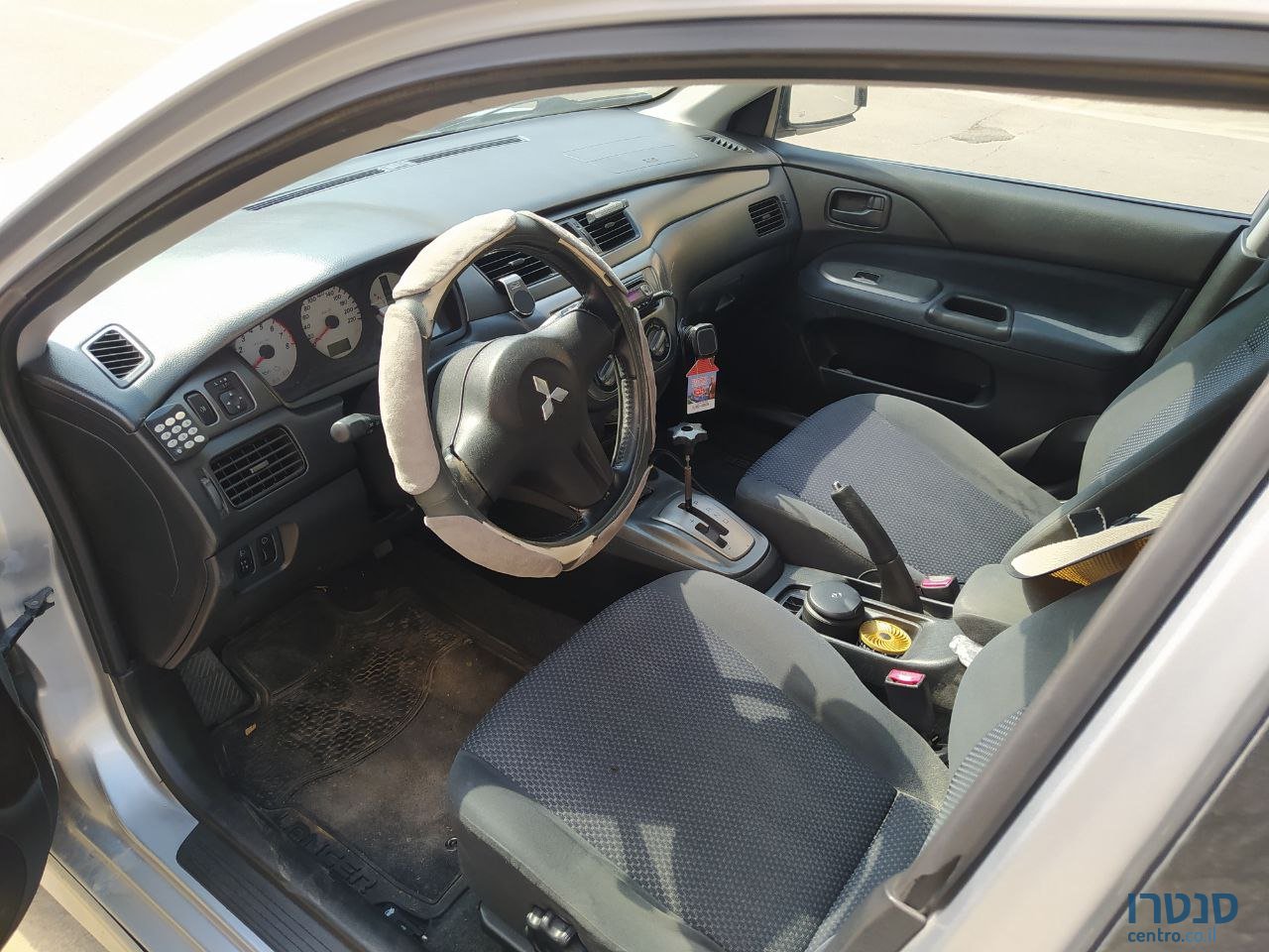 2008' Mitsubishi Lancer Executive photo #3