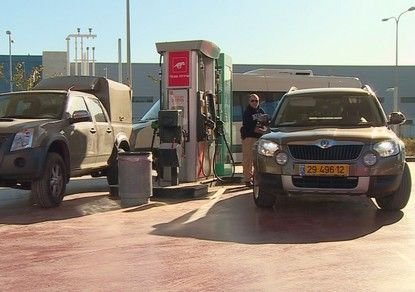Gasoline prices in Israel to plunge Tue night