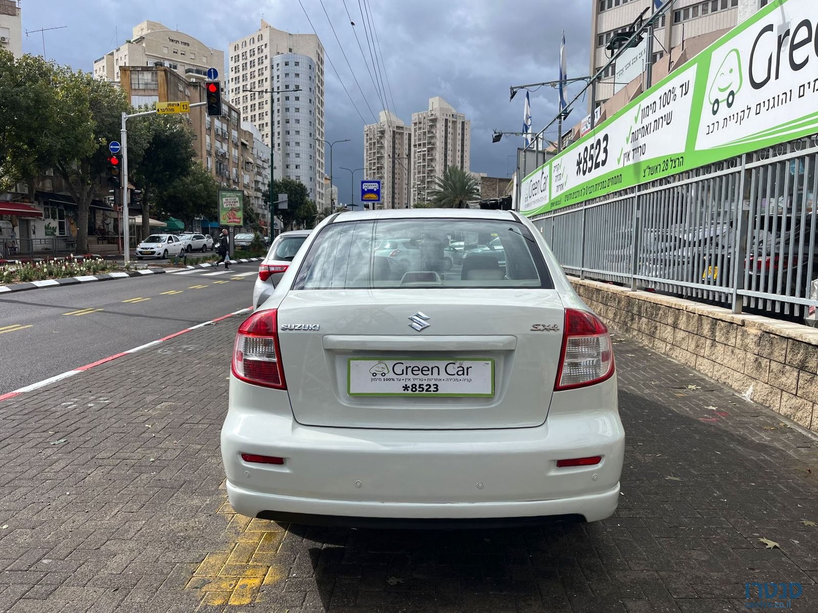 2011' Suzuki SX4 GLX photo #6