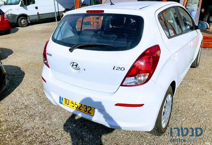 2014' Hyundai i20 photo #2