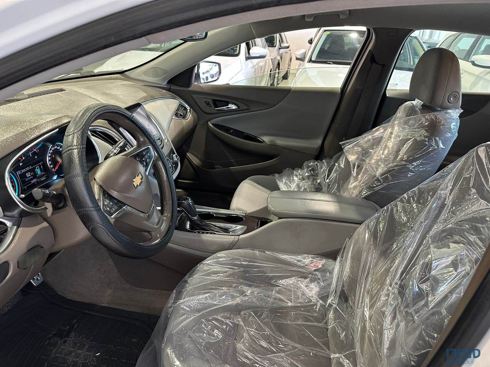 2017' Chevrolet Malibu photo #5