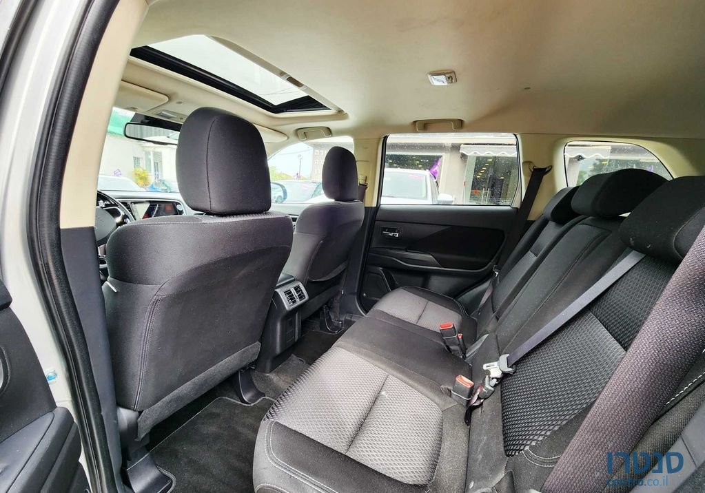 2019' Mitsubishi Outlander מיצובישי אאוטלנדר photo #4