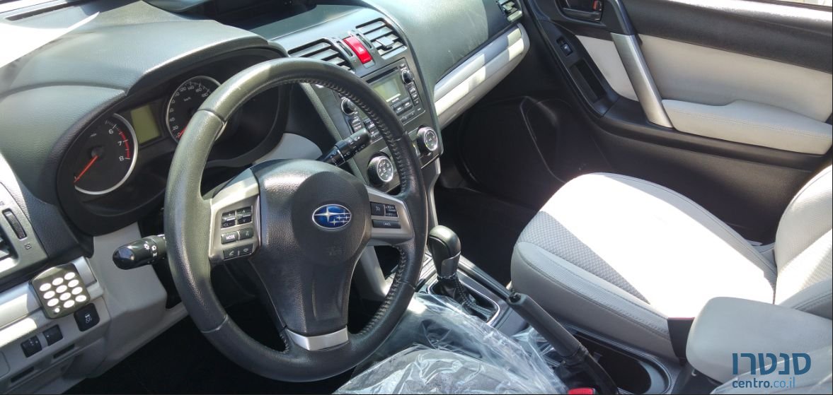 2014' Subaru Forester photo #3