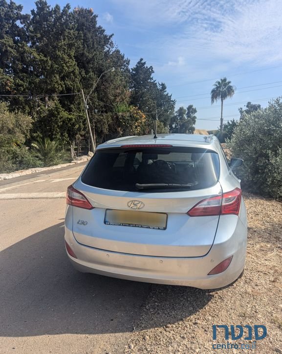 2014' Hyundai i30 יונדאי photo #2