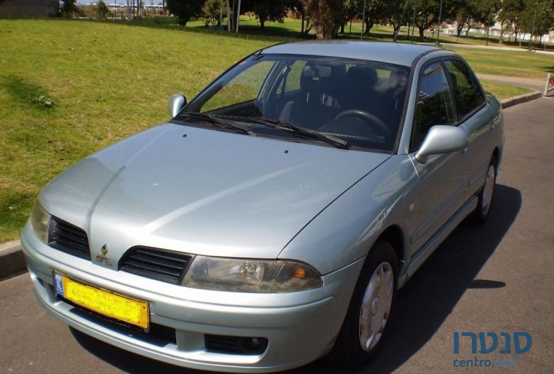 2003' Mitsubishi Carisma photo #1