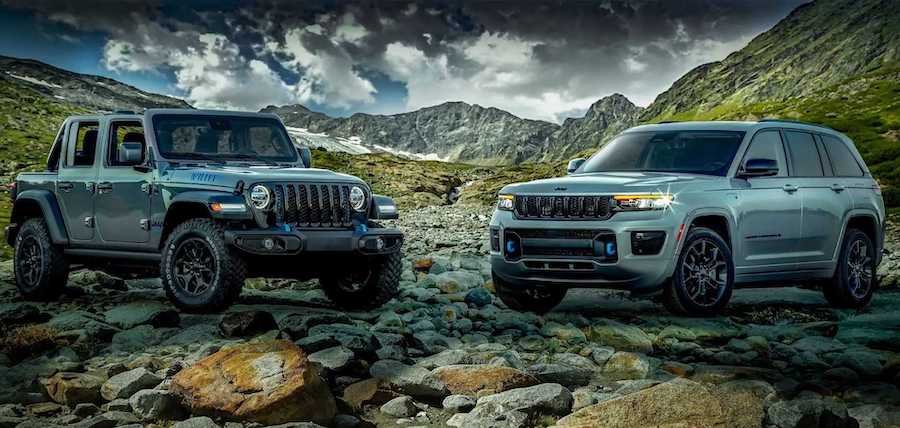 Jeep Recalls 194,000 Plug-In Hybrid SUVs Over Battery Fire Risk