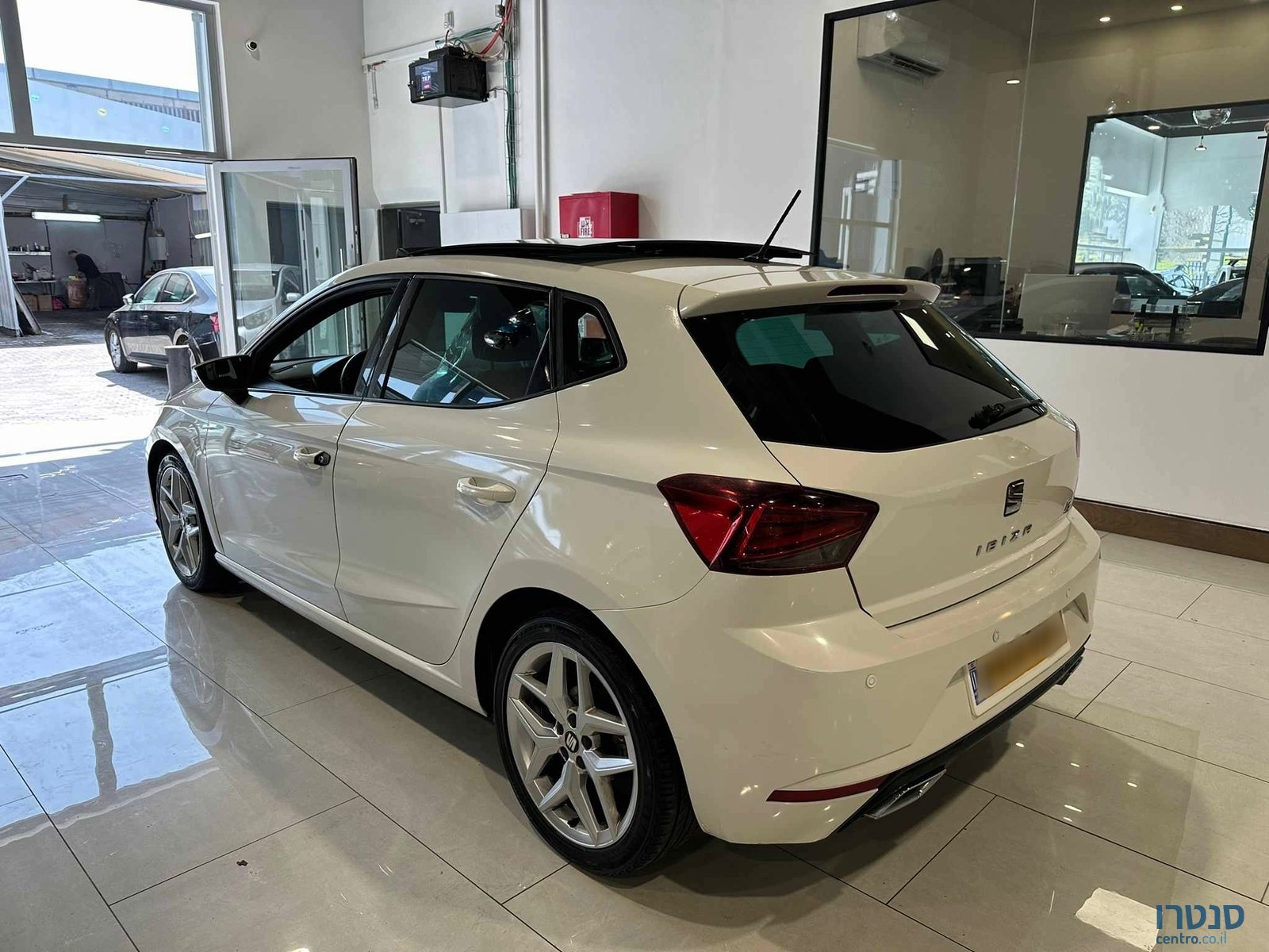 2021' SEAT Ibiza photo #4