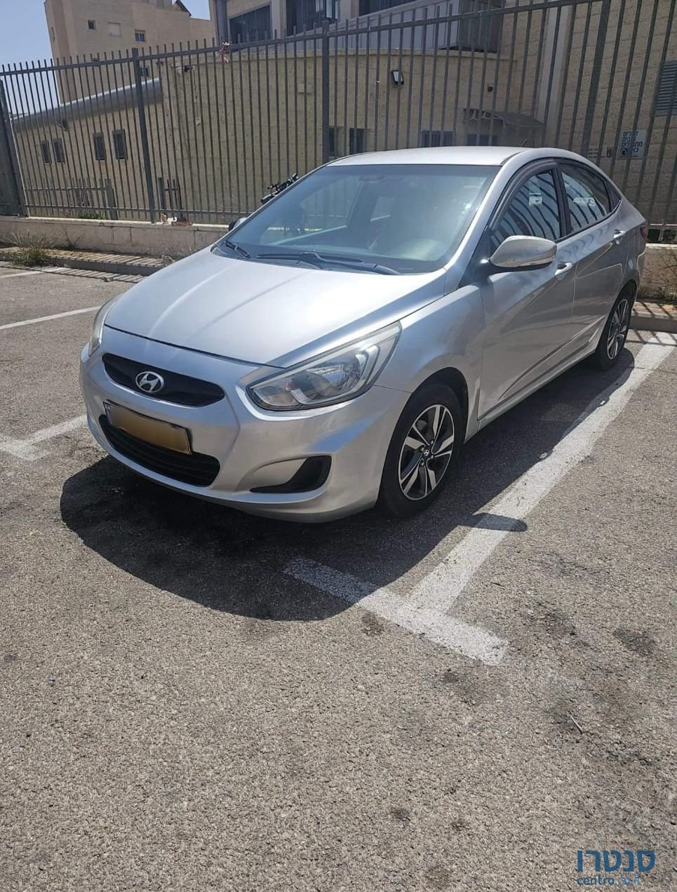 2015' Hyundai i25 יונדאי photo #2