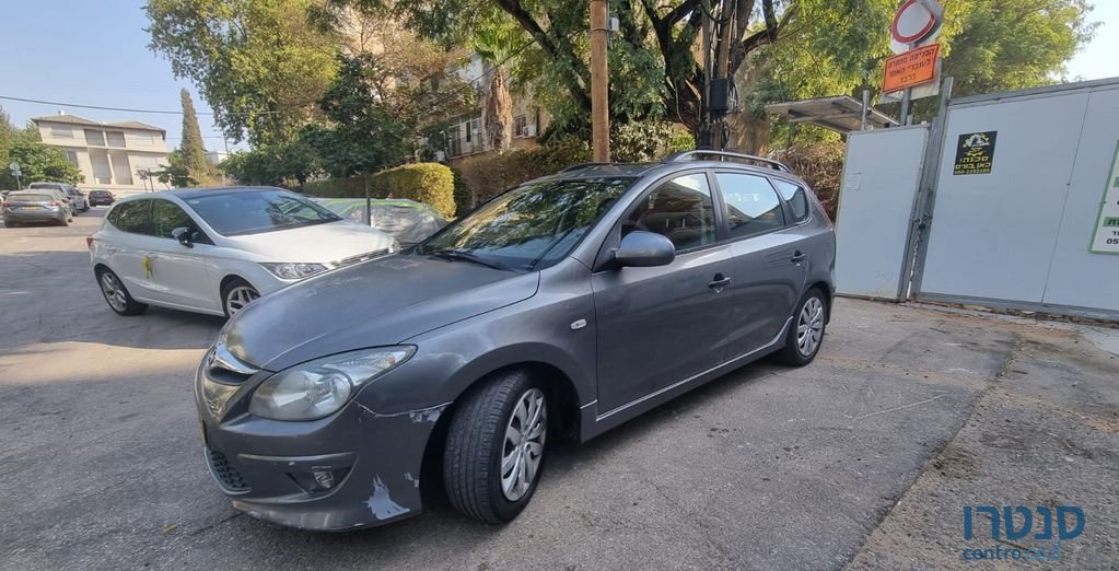 2011' Hyundai i30 יונדאי photo #2