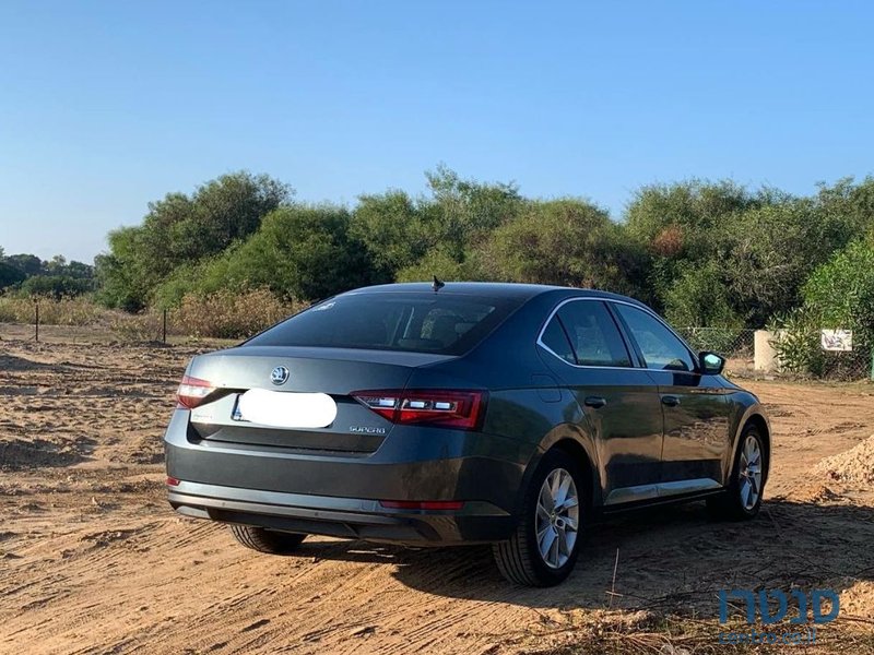 2017' Skoda Superb סקודה סופרב photo #3