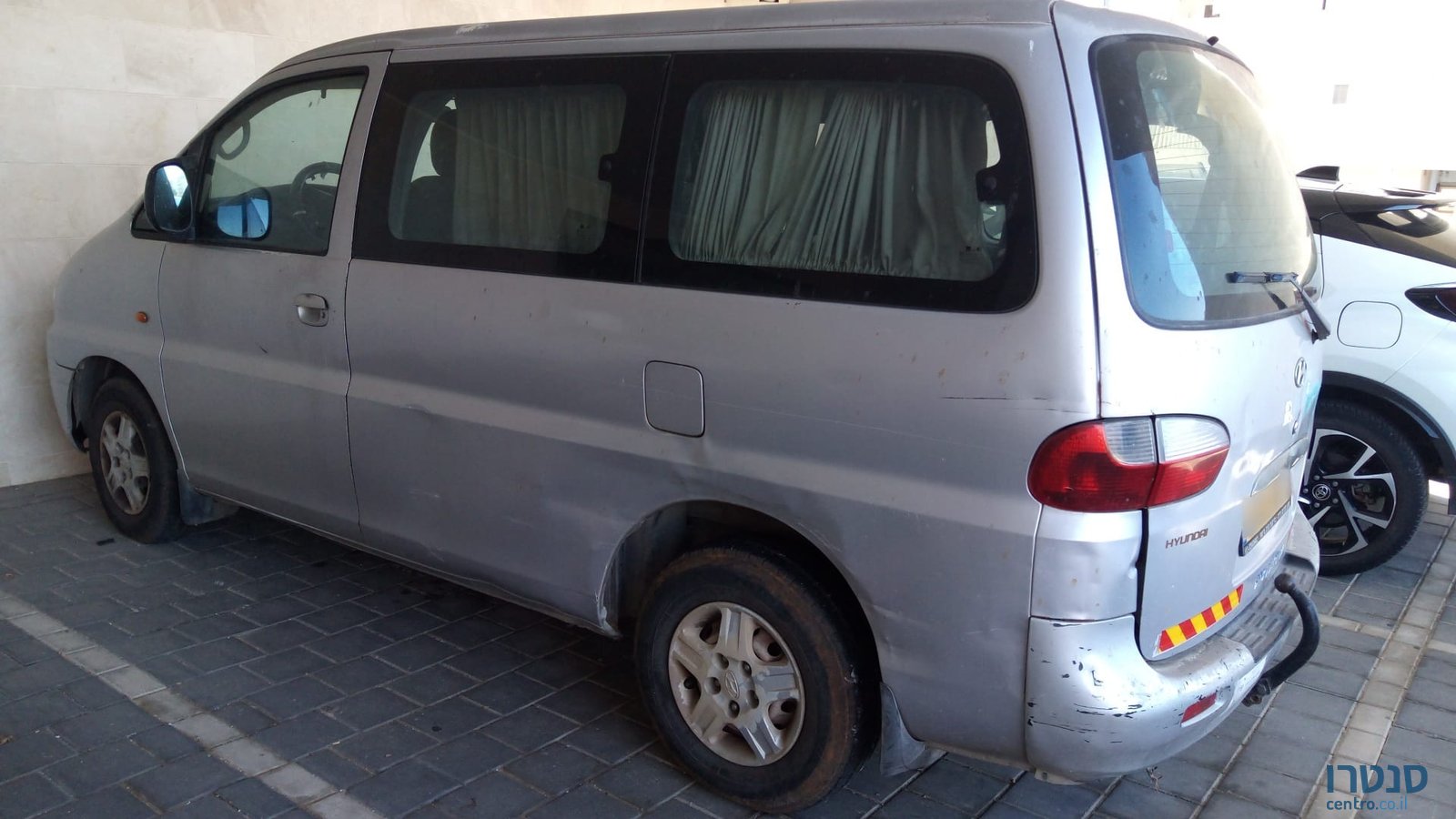 2002' Hyundai H-1 photo #3