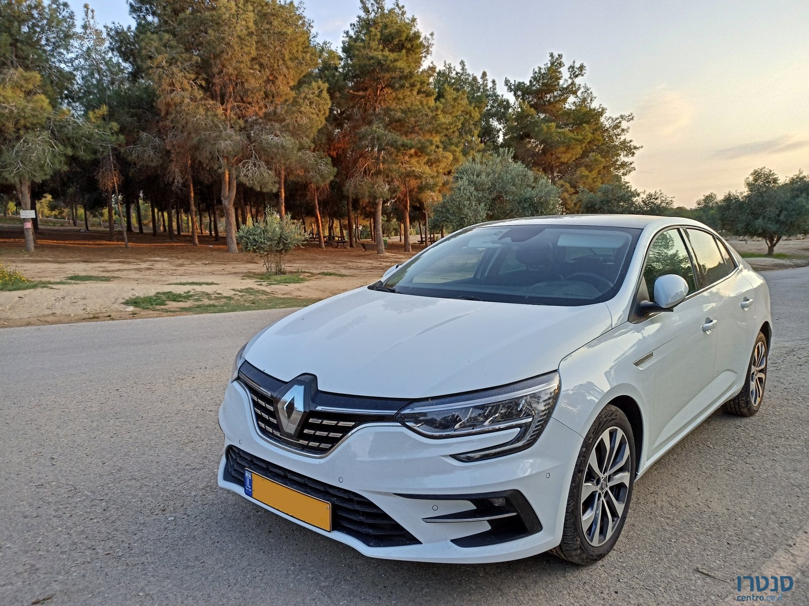 2022' Renault Megane Intense photo #1