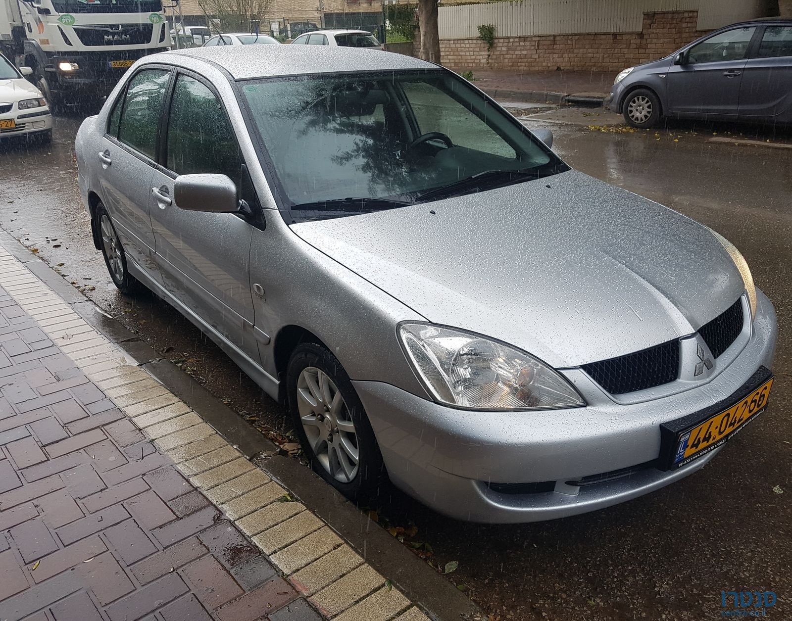 2009' Mitsubishi Lancer photo #1