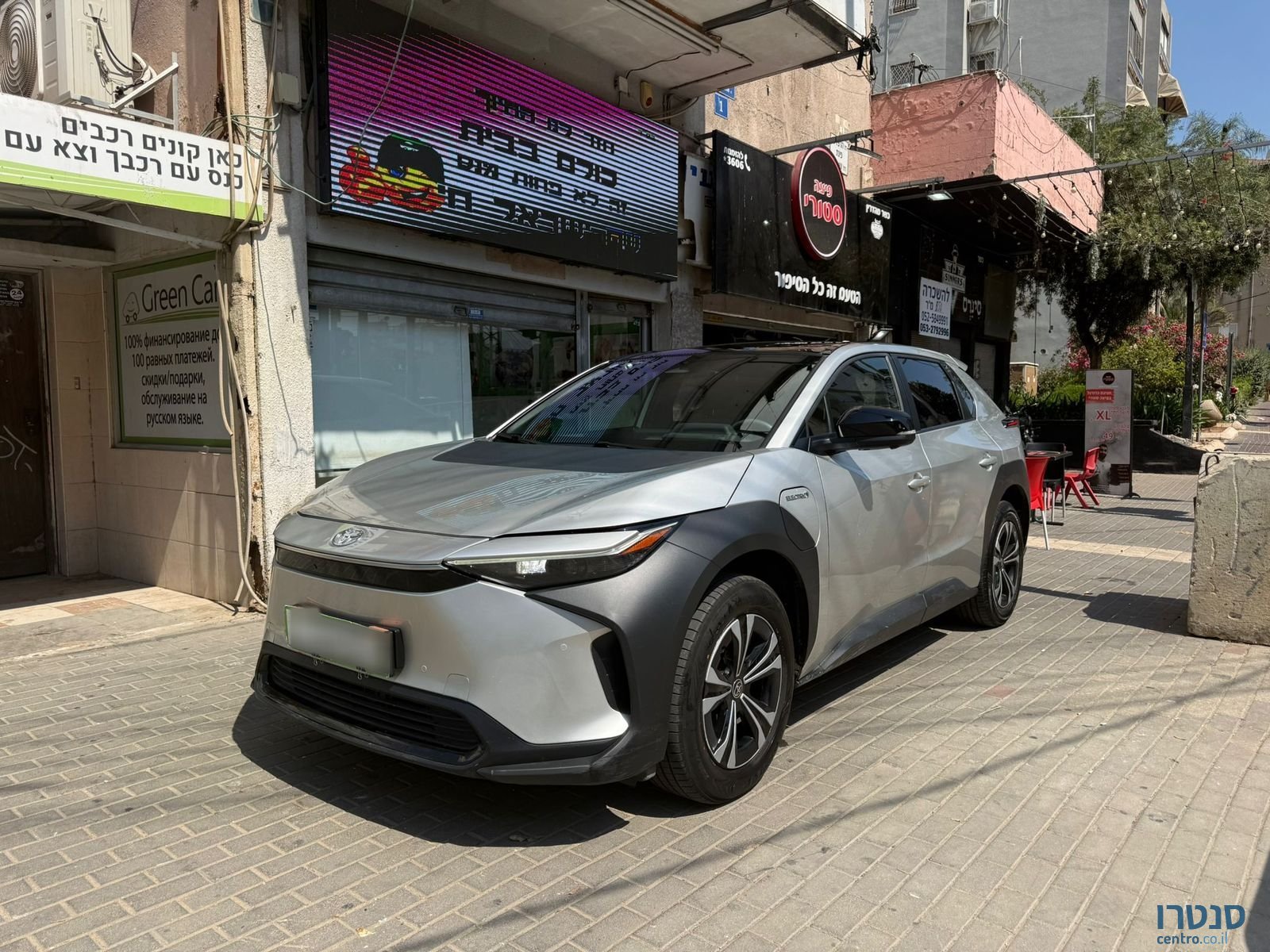 2023' Toyota bZ4X photo #2