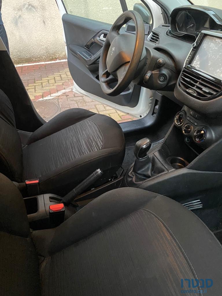 2016' Peugeot 208 photo #6