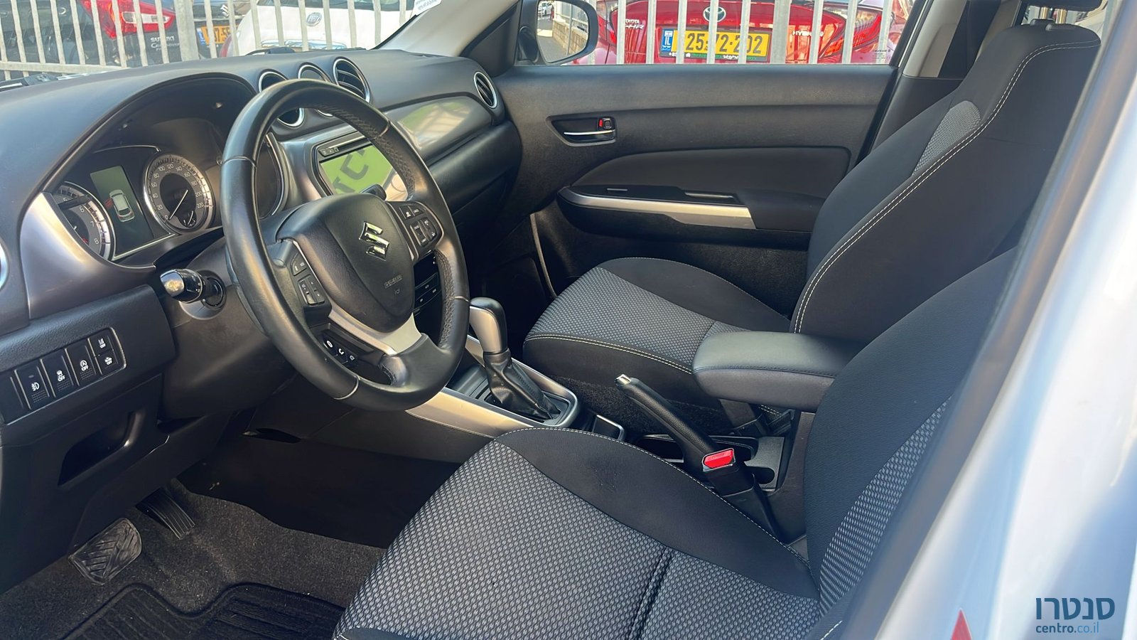 2021' Suzuki Vitara photo #2