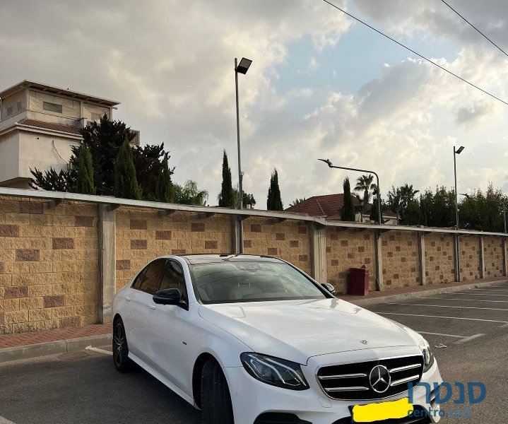 2017' Mercedes-Benz E-Class מרצדס photo #2