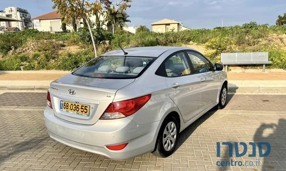 2017' Hyundai Accent photo #2