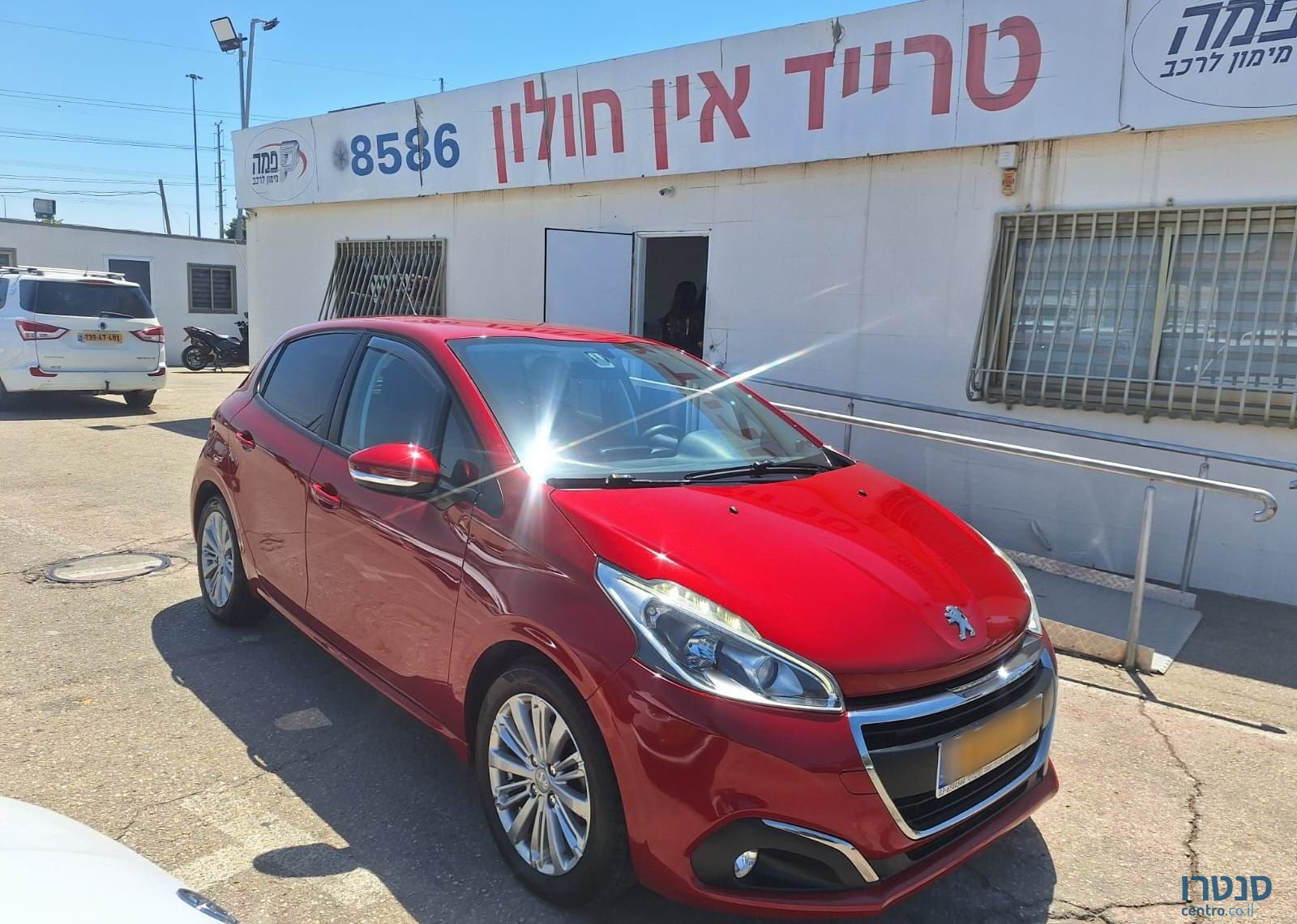 2017' Peugeot 208 פיג'ו photo #1