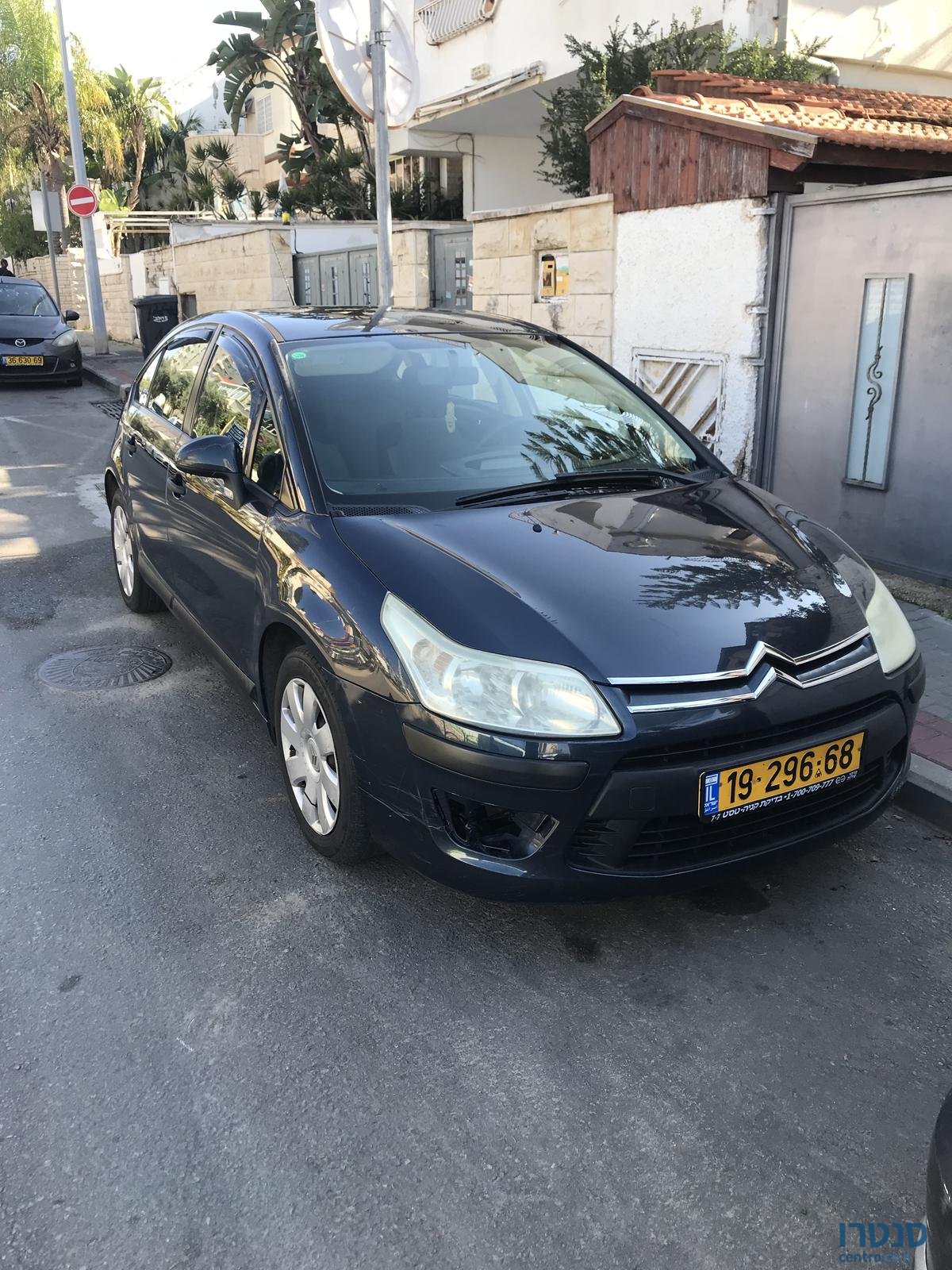 2008' Citroen C4 photo #6