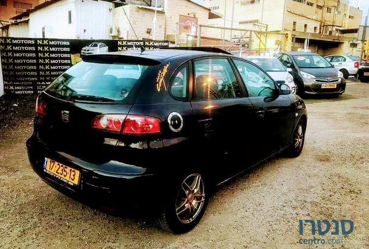 2005' SEAT Ibiza photo #2