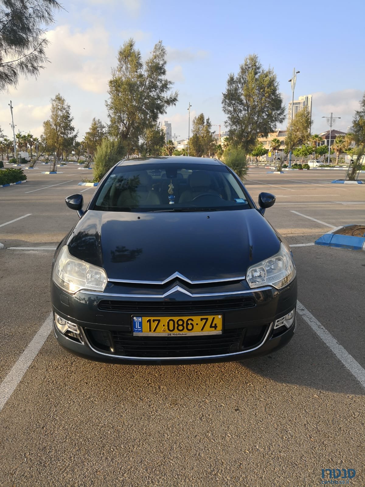 2010' Citroen C5 Comfort photo #1