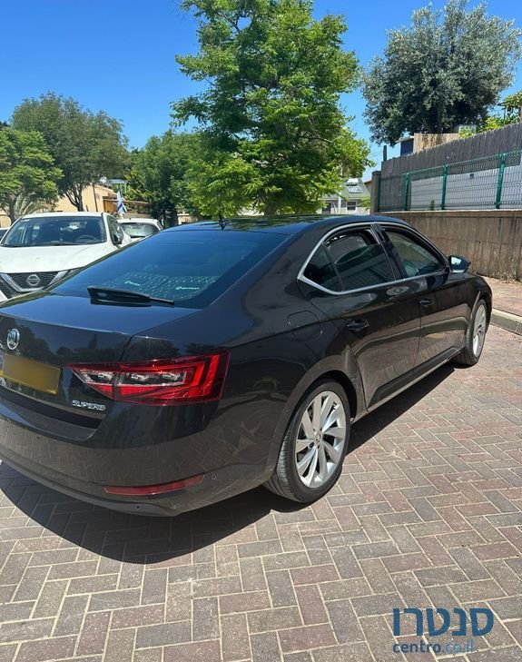 2017' Skoda Superb סקודה סופרב photo #3