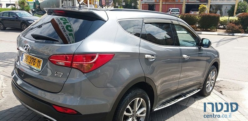2014' Hyundai Santa Fe photo #2