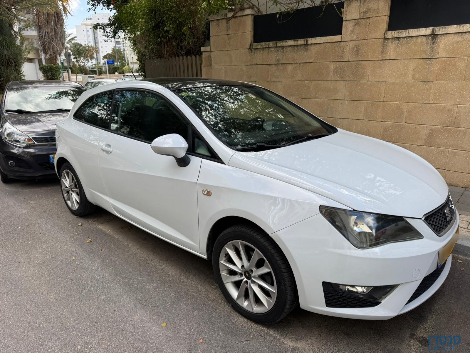 2013' SEAT Ibiza FR photo #4