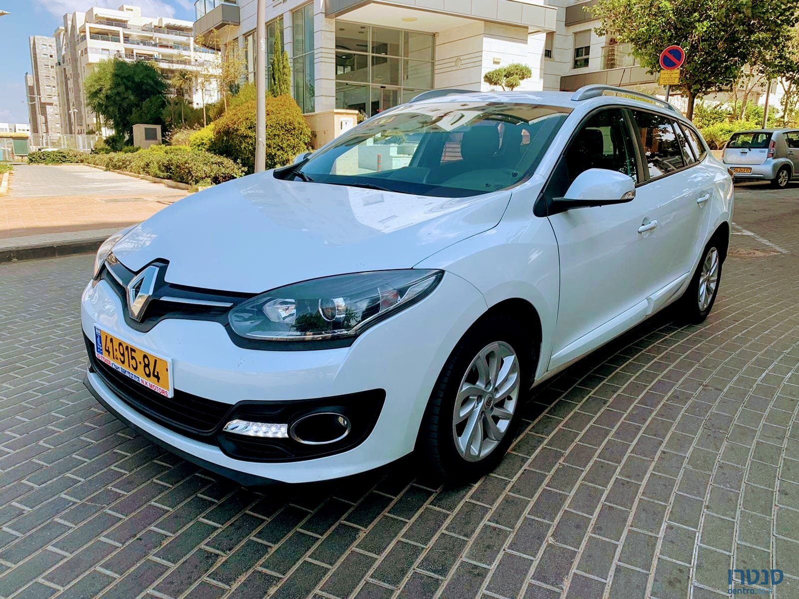2017' Renault Megane photo #2