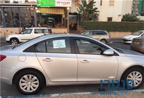 2009' Chevrolet Cruze photo #3