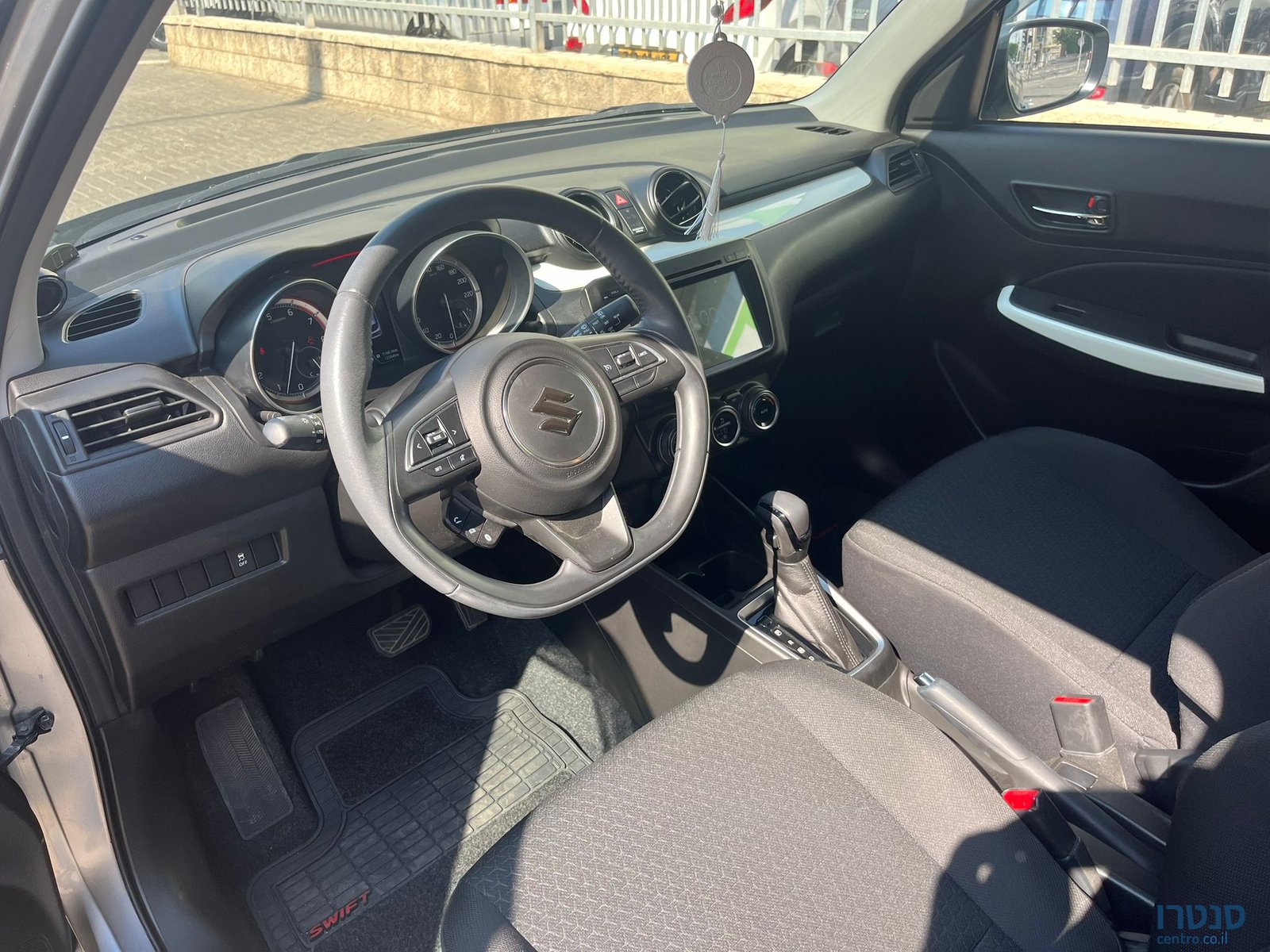 2020' Suzuki Swift photo #3