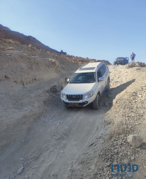 2010' Toyota Land Cruiser טויוטה לנד קרוזר photo #2