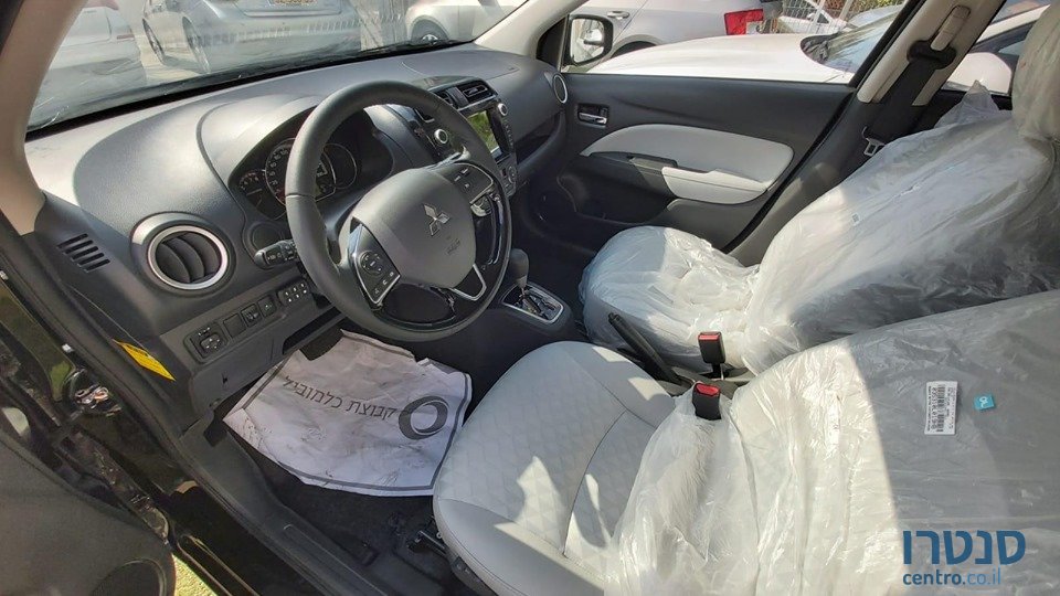 2020' Mitsubishi Space Star photo #3