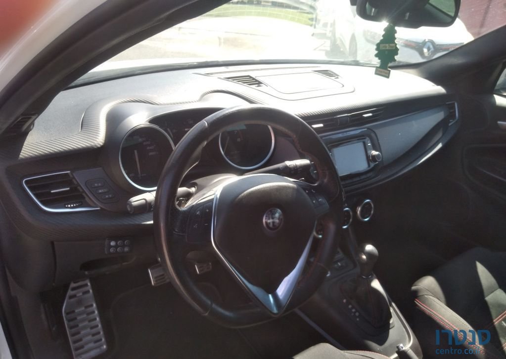 2017' Alfa Romeo Giulietta אלפא רומיאו ג'ולייטה photo #3