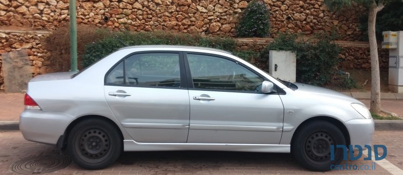 2006' Mitsubishi Lancer photo #3