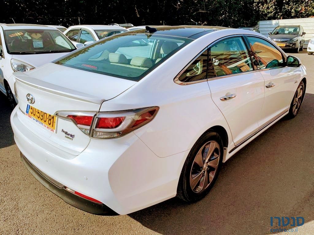 2017' Hyundai Sonata photo #2