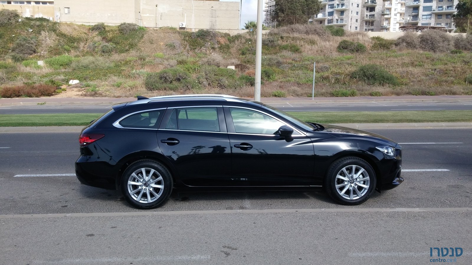 2016' Mazda стейшен luxury photo #3