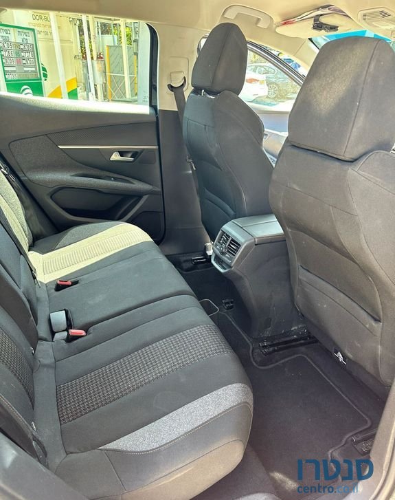 2019' Peugeot 3008 פיג'ו photo #6