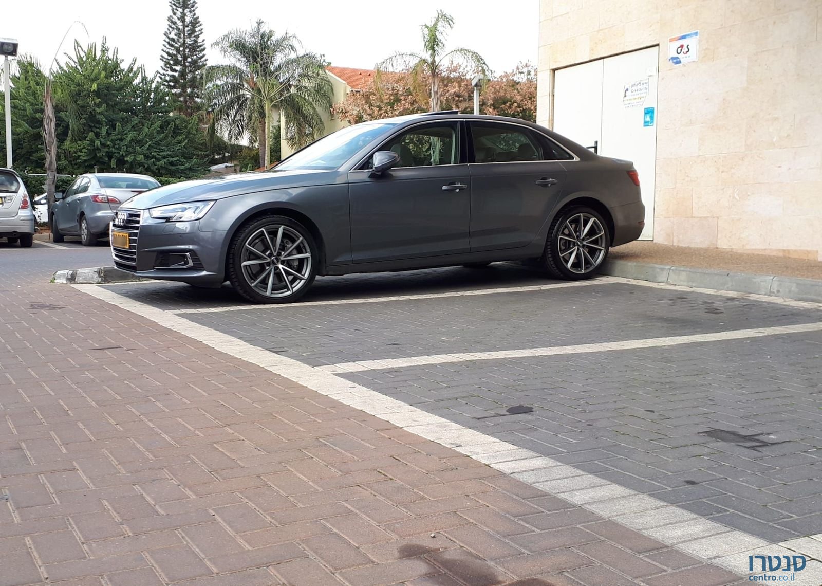 2017' Audi A4 053-3394233 photo #6