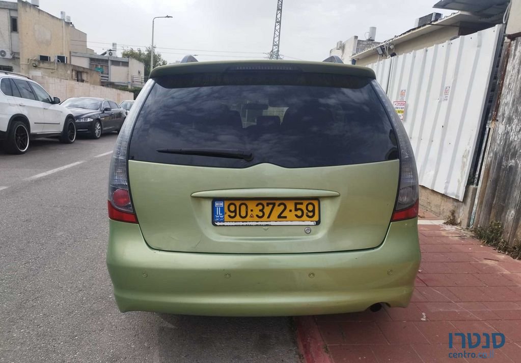 2005' Mitsubishi Grandis מיצובישי גרנדיס photo #5