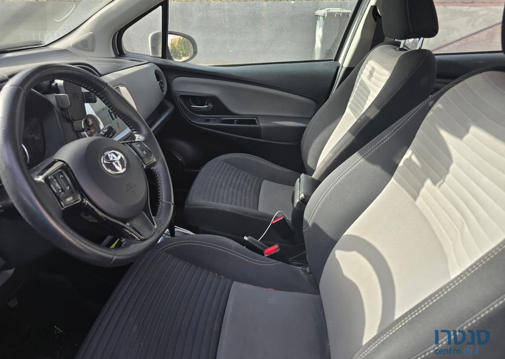 2019' Toyota Yaris טויוטה יאריס photo #1