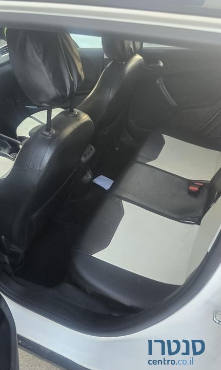 2017' Peugeot 2008 פיג'ו photo #5