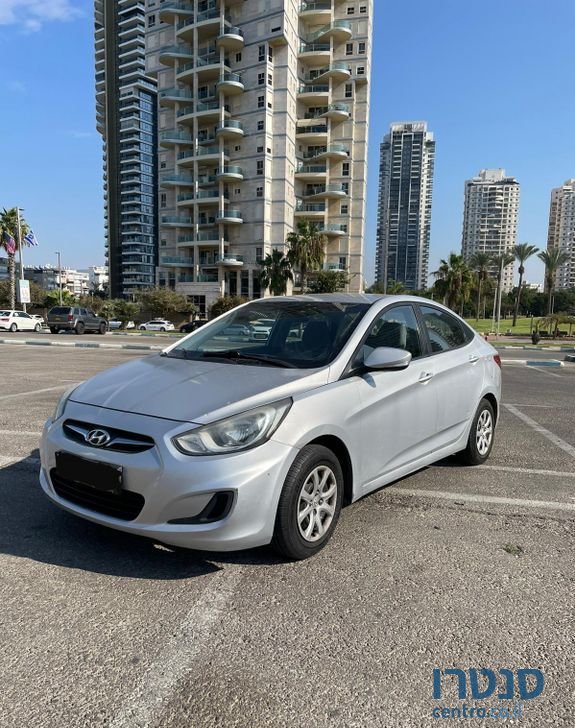 2014' Hyundai i25 יונדאי photo #1