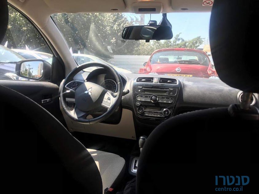 2014' Mitsubishi Space Star photo #3